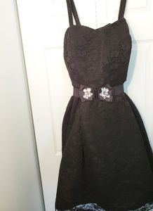 💕New Listing💕 Black lace cocktail dress